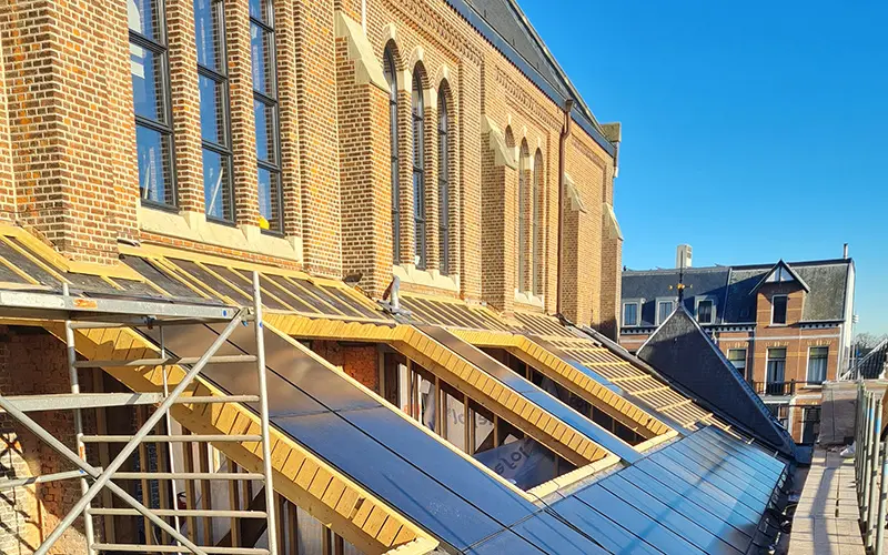 Clearline fusion solar PV installed on the The Heilig Hart van Jezus Kerk (Sacred Heart Church) near the city centre in Breda, Netherlands. This historic church was converted to 20 homes.